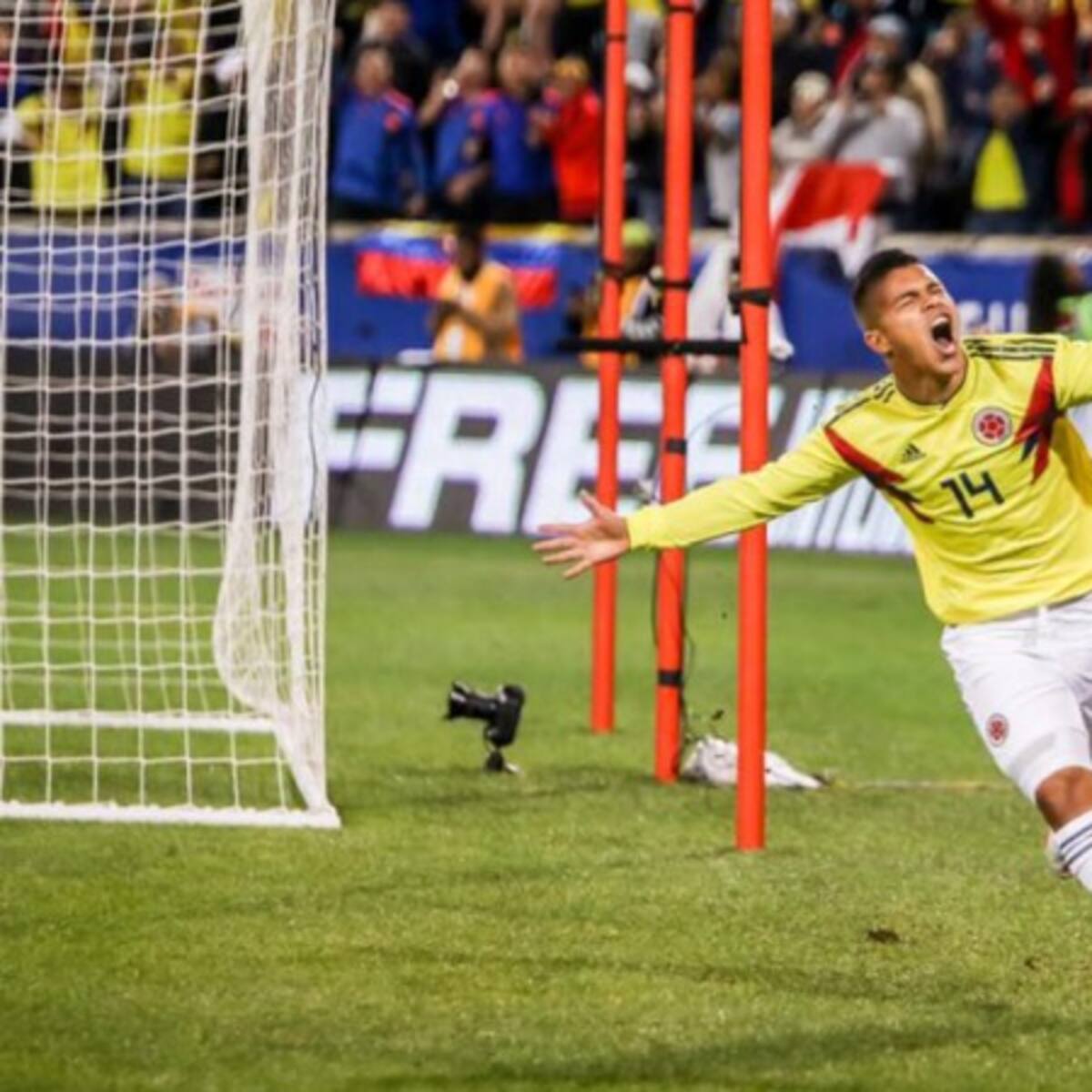 La mamá del ‘Cucho’ Hernández enamora a más de uno