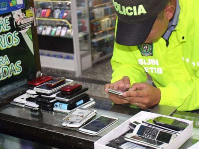 Policía adelanta operativos contra el robo de celulares en Tolima