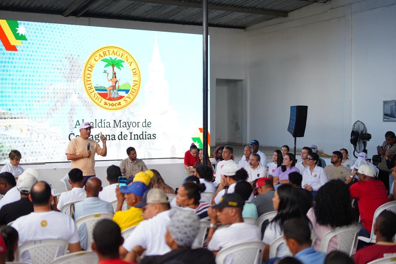 Reunión del Distrito con la comunidad de Pasacaballos. // Alcaldía de Cartagena