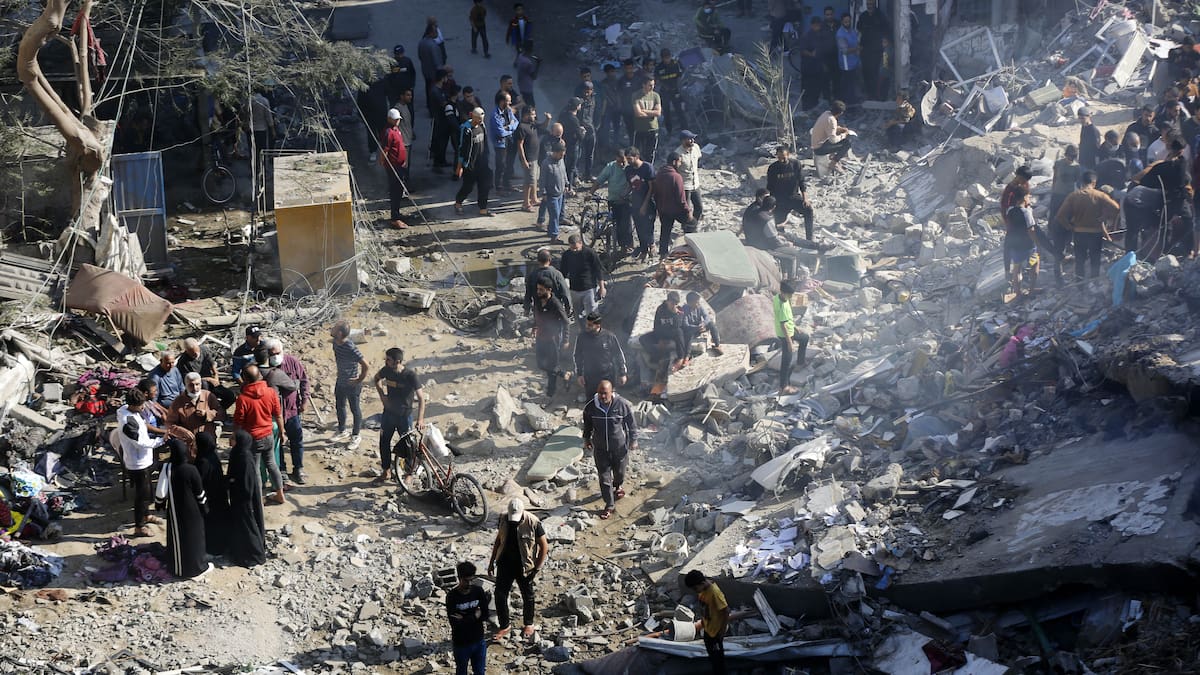 Ataque israelí deja al menos 20 personas muertas y 155 heridas que esperaban ayuda en Gaza