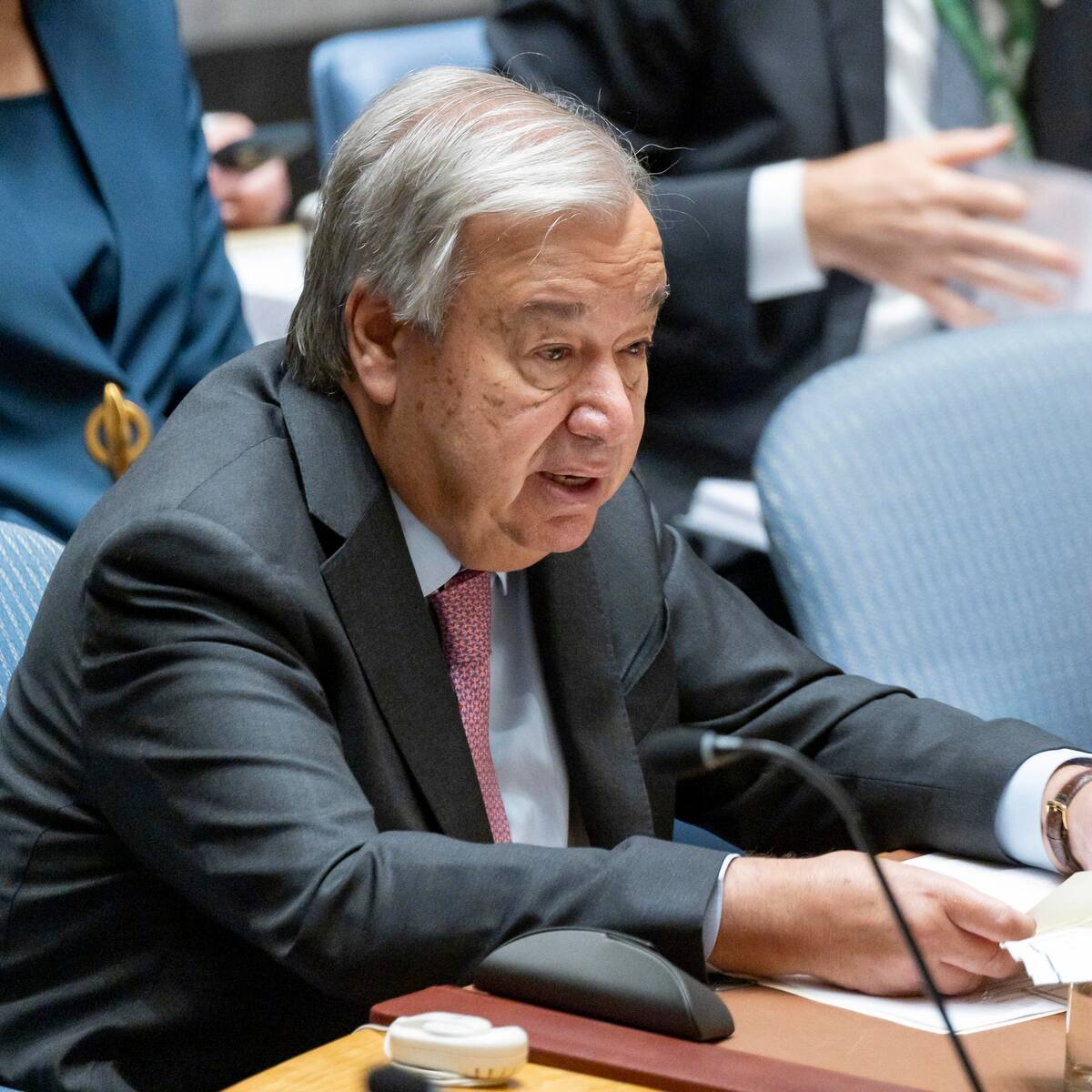 Irán “condena firmemente” que Israel declarara persona no grata a António Guterres