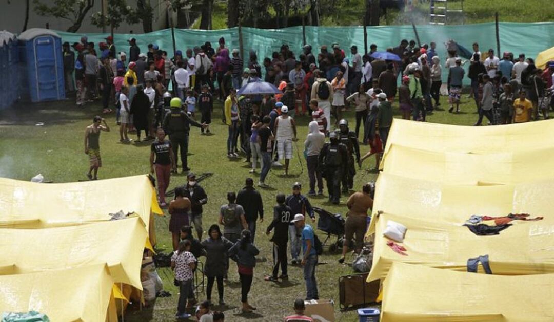 Venezolanos en albergues.