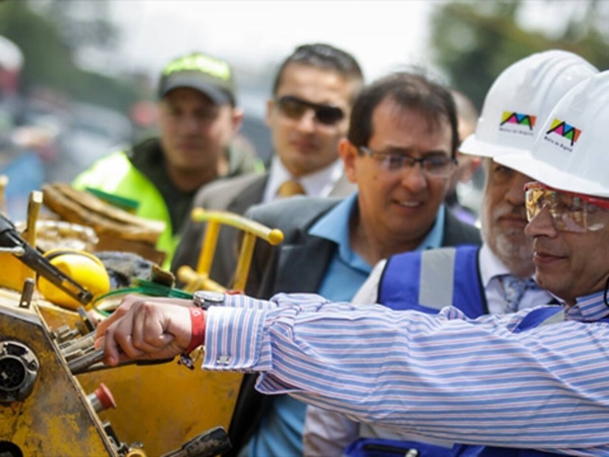 Tenemos los recursos e iniciamos compra de predios para el metro: Petro