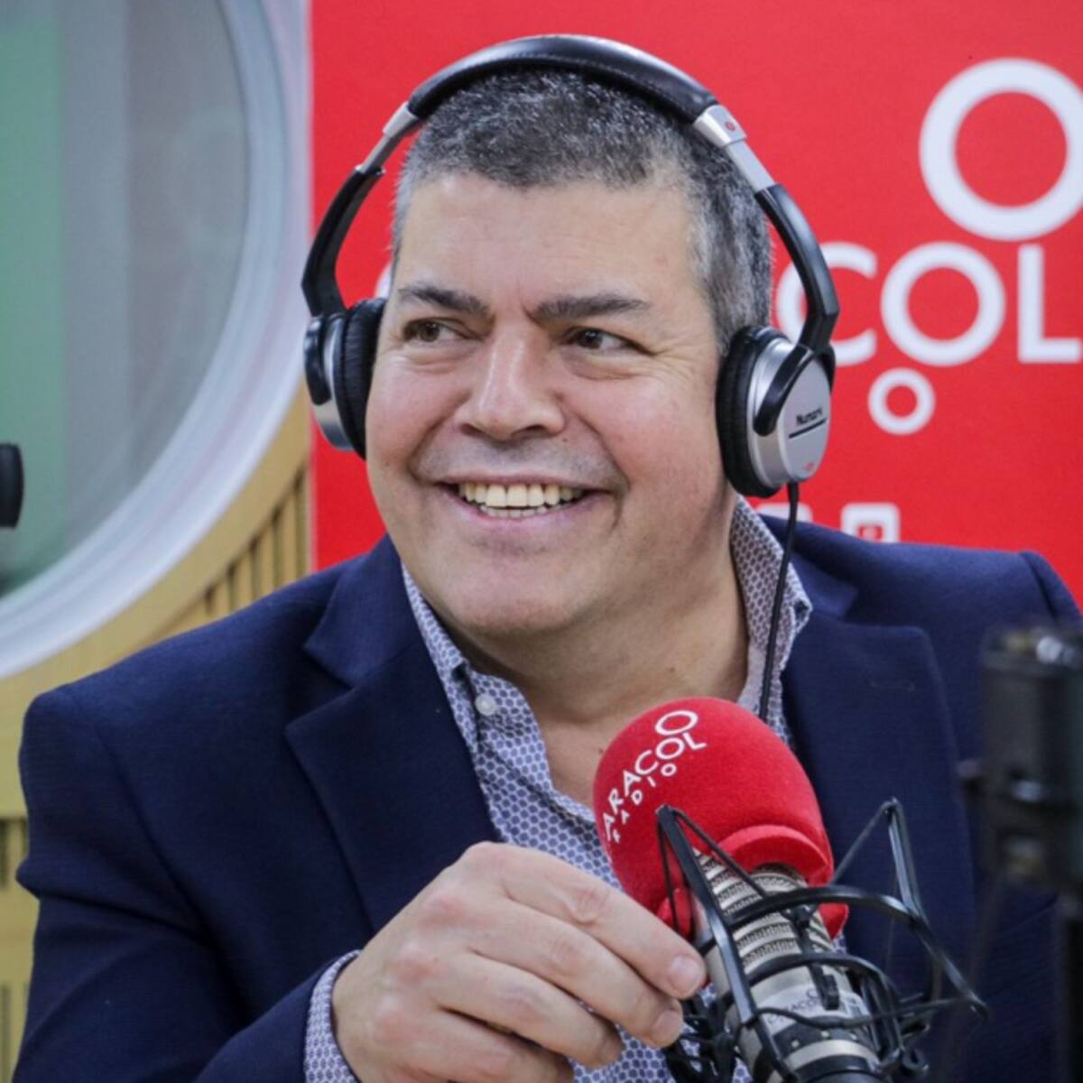 ¡Gracioso momento! Periodista llamó 'gordito' a Gustavo Gómez al aire