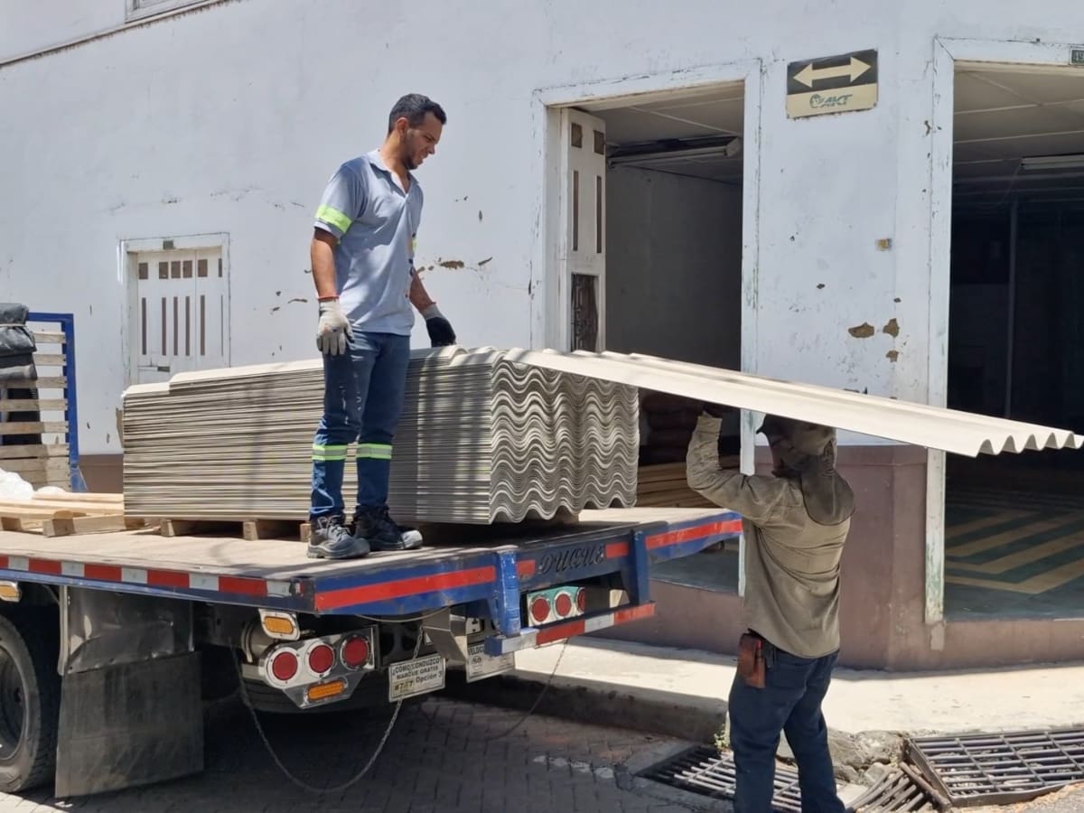 Banco de materiales de Antioquia avanza en la entrega de insumos para la reconstrucción de hogares