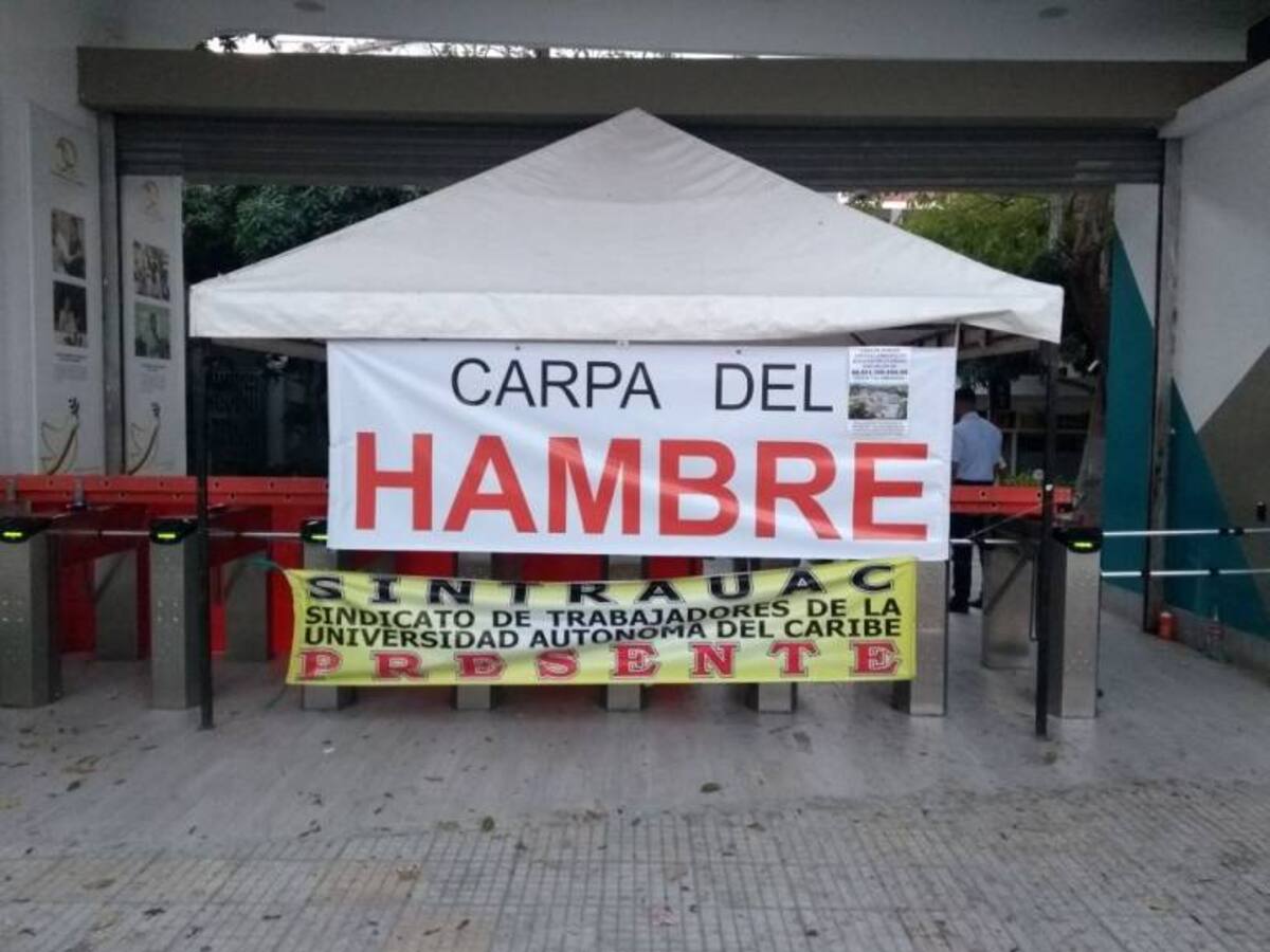 Estudiantes y docentes se toman a la Universidad Autónoma del Caribe