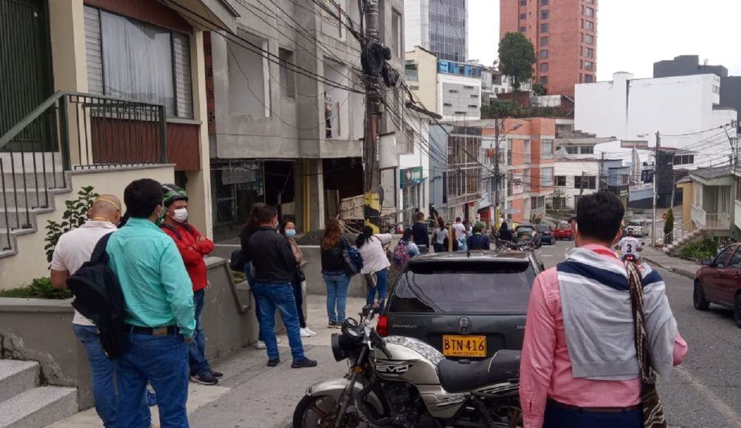 Filas para reclamar medicamentos en Manizales