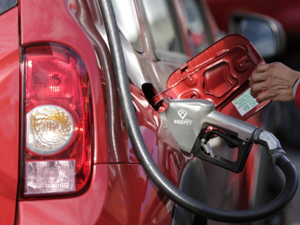 Por desabastecimiento aumenta venta de gasolina colombiana en Venezuela