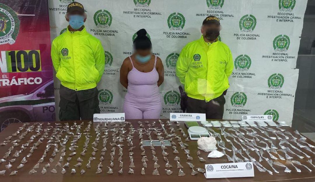 La vivienda donde fue detenida la mujer era utilizada como centro de acopio para empacar la droga y posteriormente distribuirla a las diferentes ollas