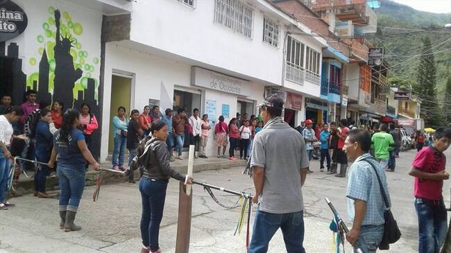 Comunidades de Páez en el Cauca protestaron por servicio de energía. Foto: Cortesía Cauca Noticias Radio - Cedida por Carlos Cerón (W Radio)