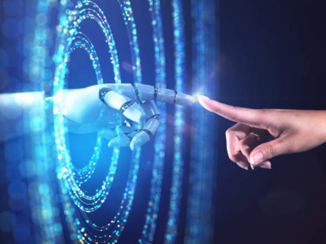 El Ministerio de Ciencia, Tecnología e Innovación (Minciencias) utiliza IA para optimizar el recurso hídrico mediante la gestión de redes de acueducto y la detección de microplásticos.| Foto: Getty Images