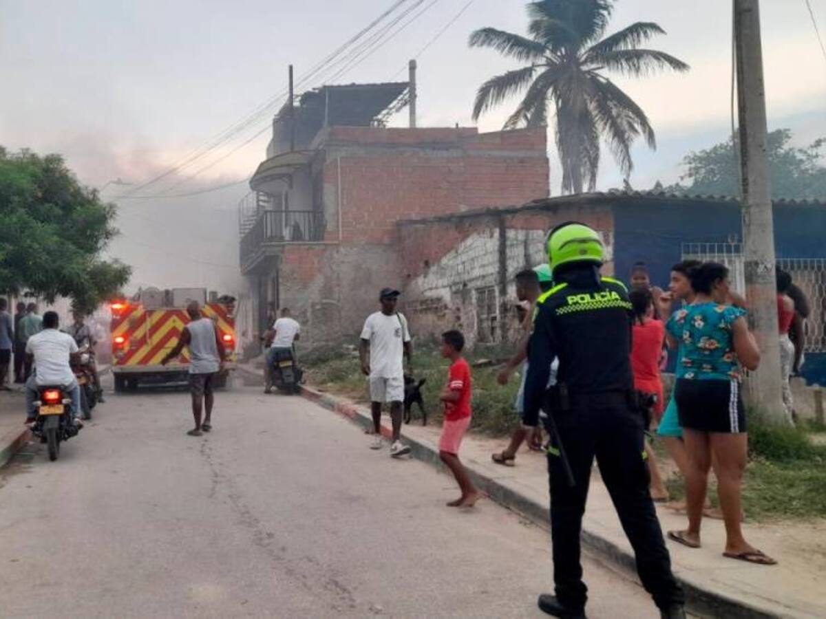 Ilesos seis ocupantes de una vivienda tras incendio en el barrio Daniel Lemaitre