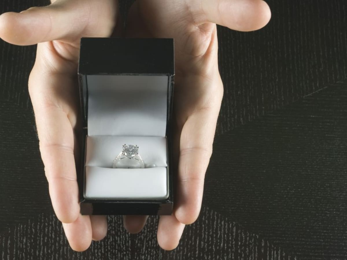 ¿Se le mide? Millonario busca novia que lo acompañe a la Luna