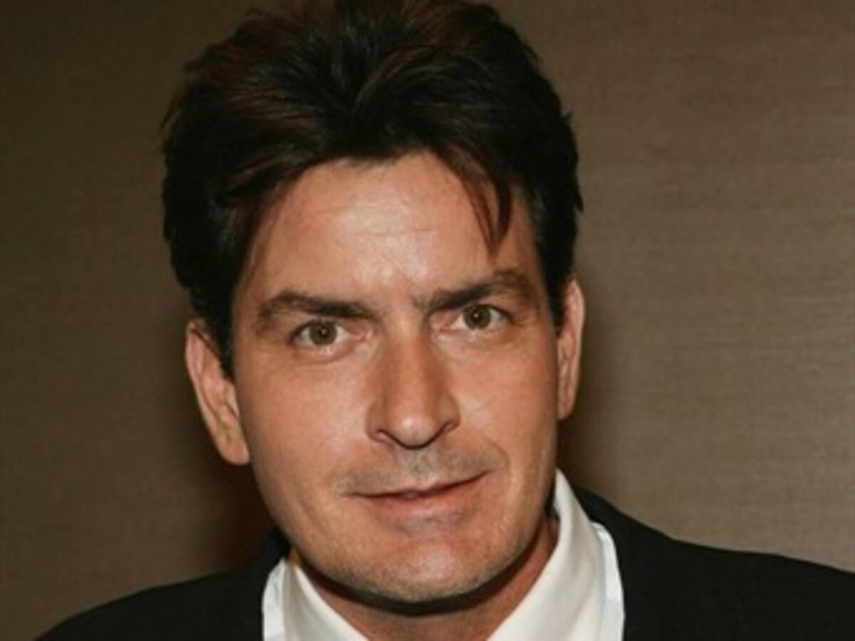 Charlie Sheen continuará el proceso de rehabilitación en su propia casa