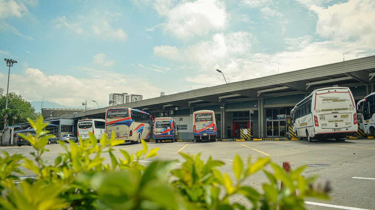 Violencia en el Chocó obliga a suspender el despacho de buses desde Pereira