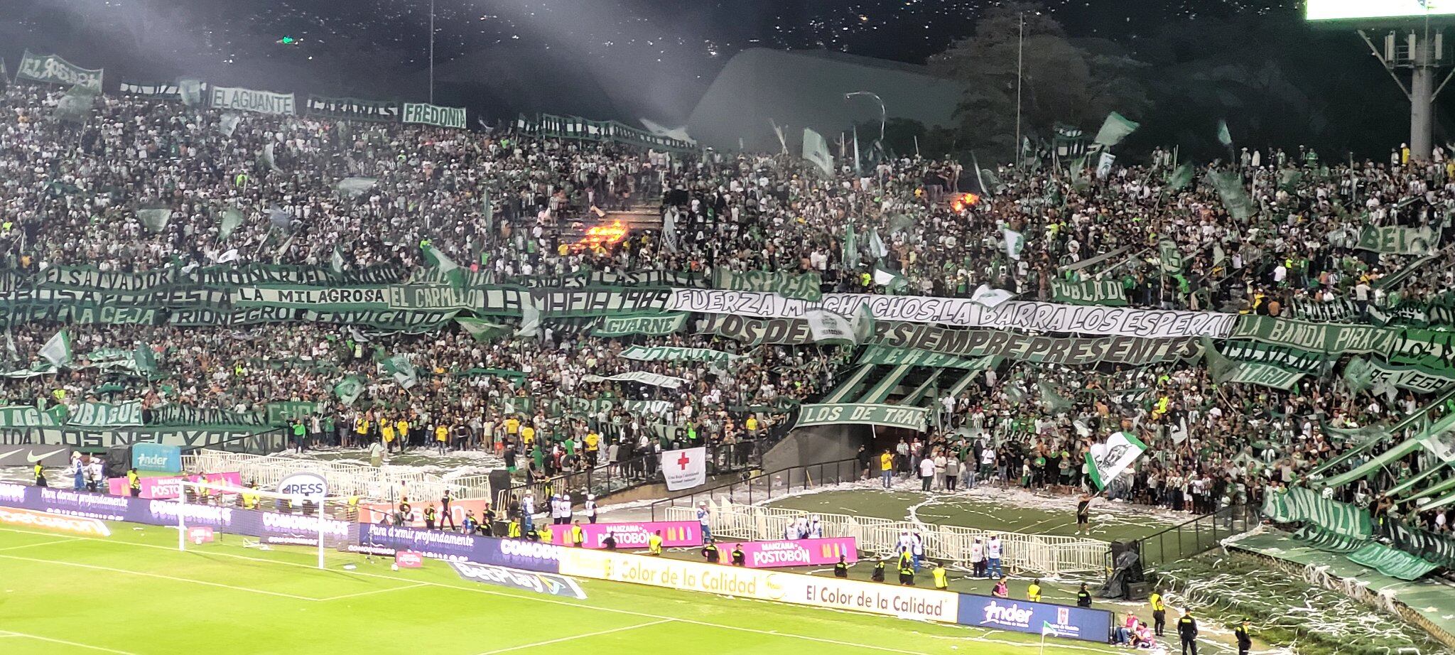 Desmanes en la tribuna sur del Atanasio Girardot / Archivo particular