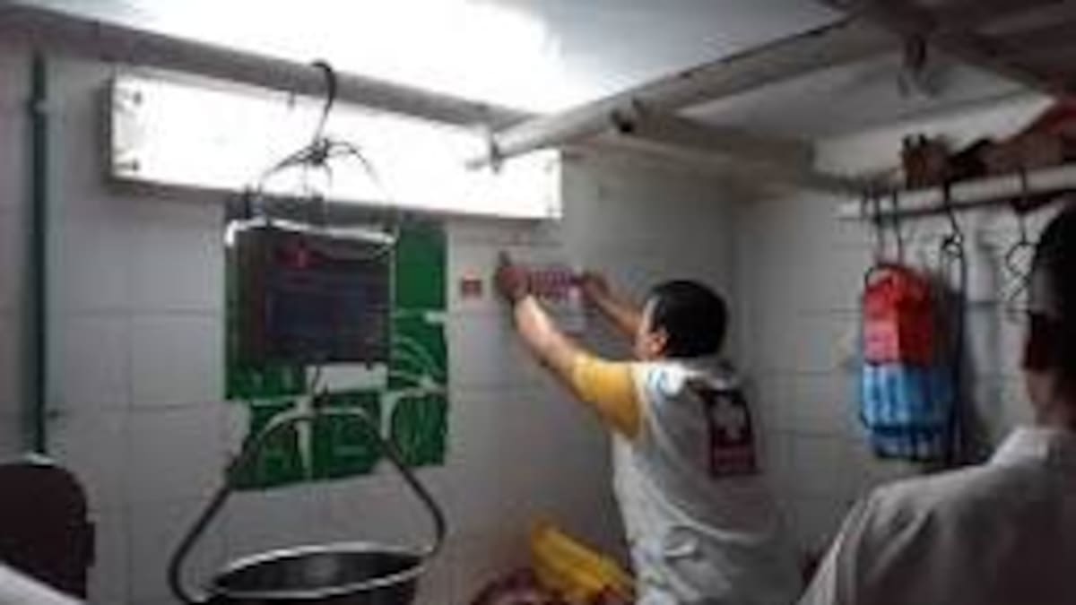 Arrancan en Neiva operativos de fin año a expendios de cárnicos y bebidas navideñas