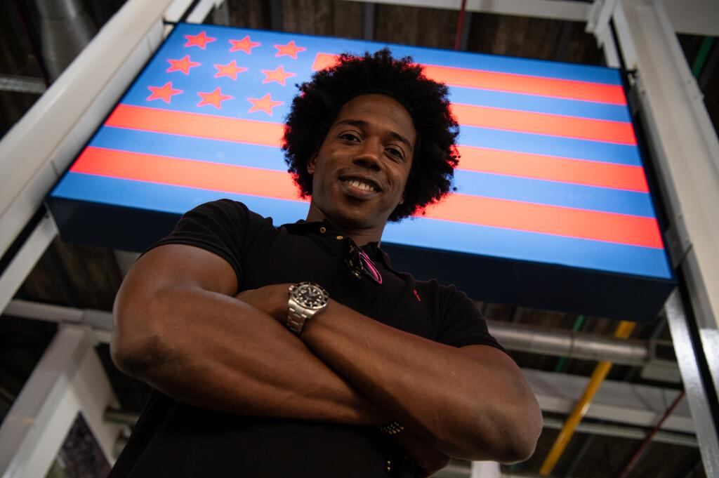 El volante Carlos Sánchez tras firmar su contrato con San Lorenzo / Twitter: @SanLorenzo