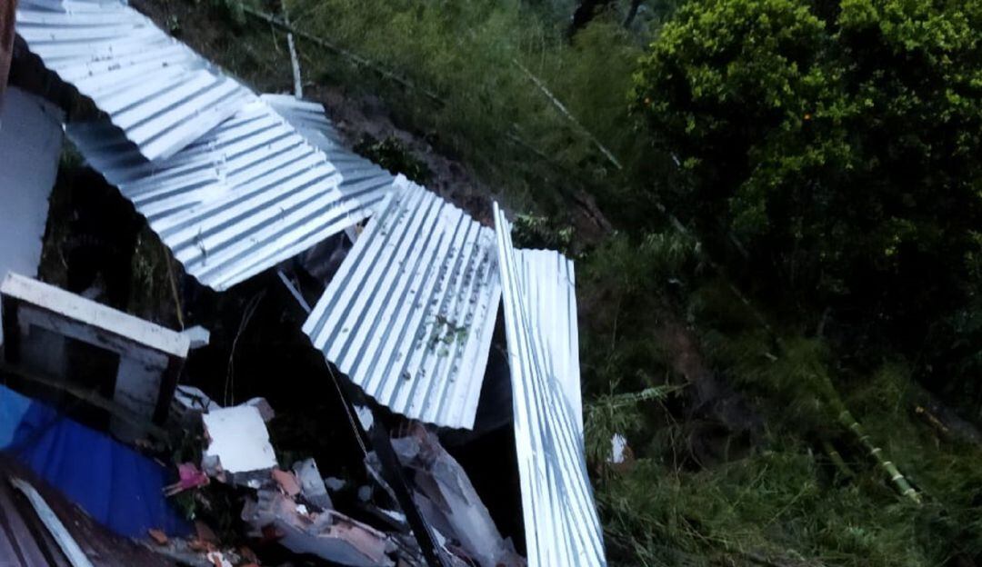 Dos personas fallecidas por deslizamiento de tierra en Casabianca - Tolima