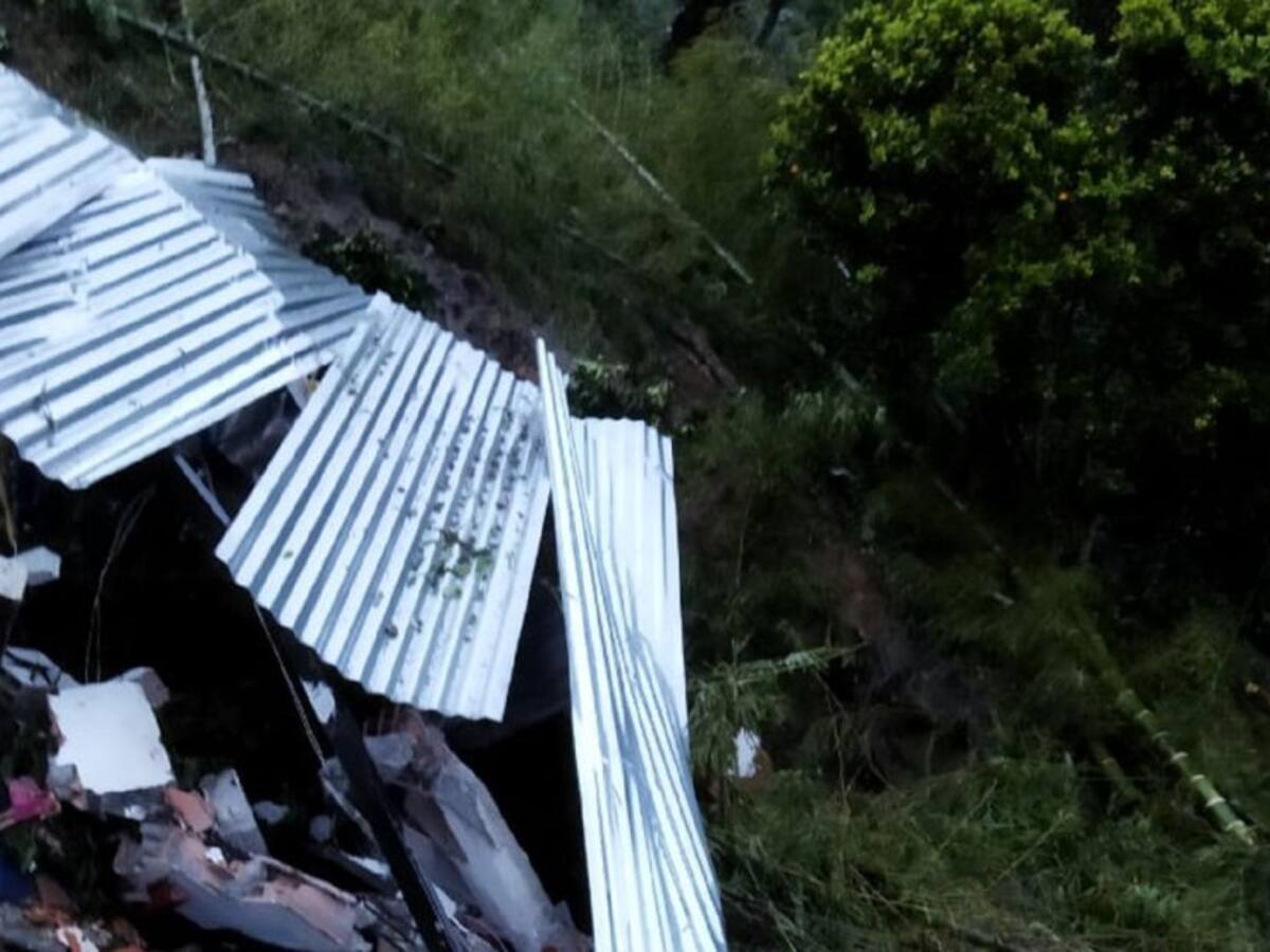 Dos personas sepultadas por desprendimiento de tierra en Casabianca, Tolima