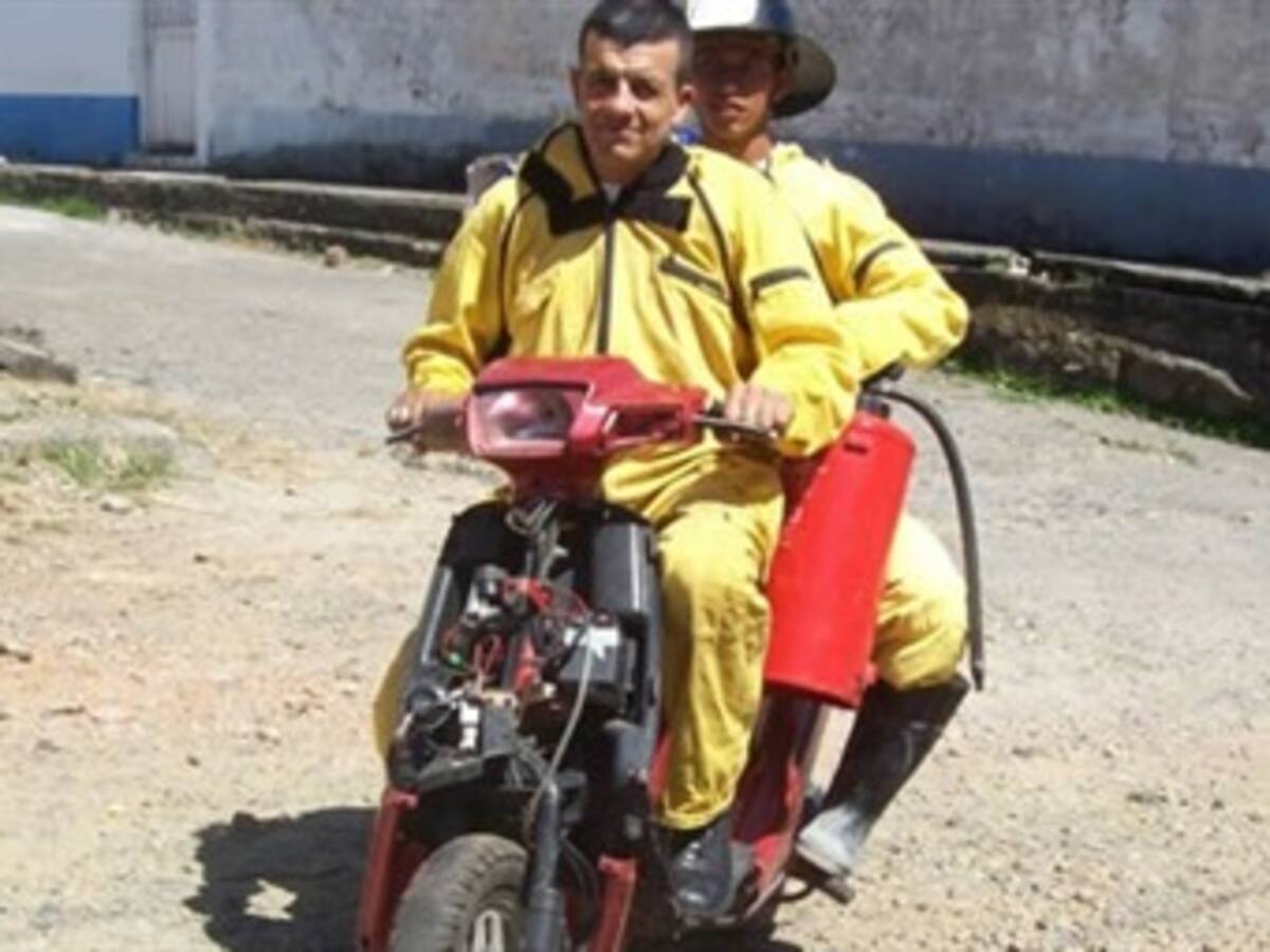 Bomberos afrontan la peor crisis de su historia