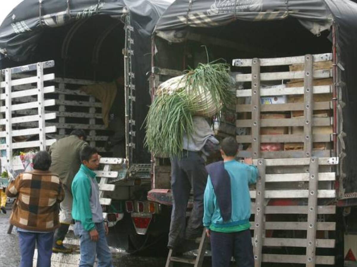 Liberales acusan al uribismo de promover el paro camionero