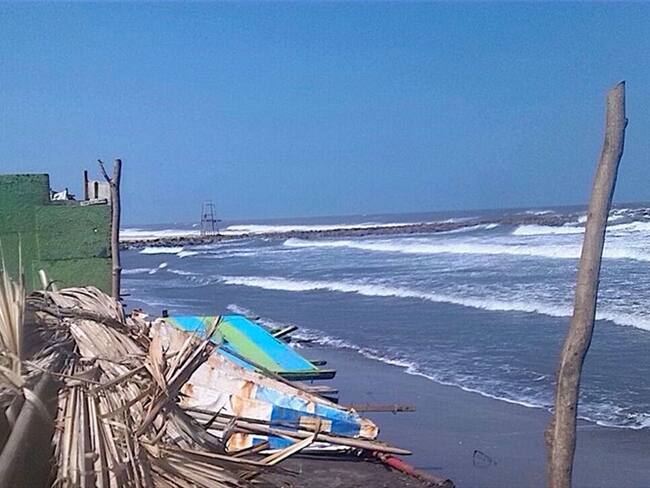 Fuertes vientos derriban kioscos y casetas en Puerto Colombia. Foto: Colprensa.