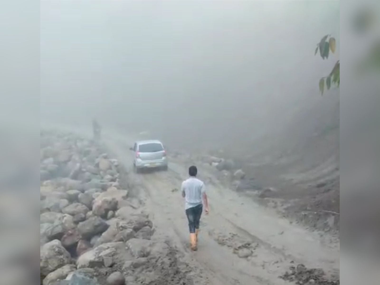 Paso a un solo carril en la vía La Soberanía. Foto: Cortesía.