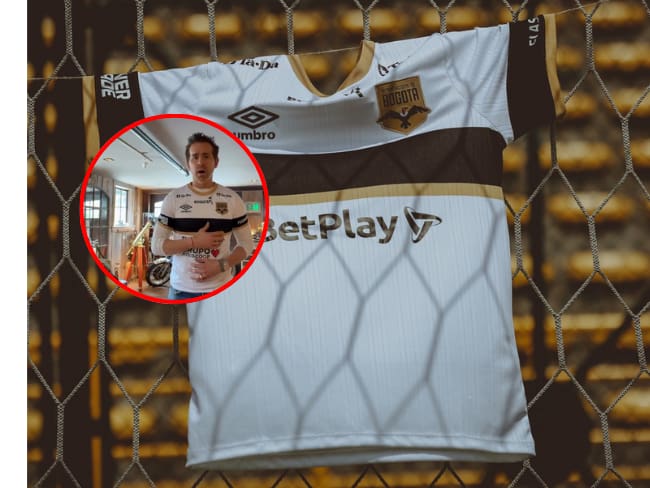 Ryan Reynolds luce la camiseta de Internacional de Bogotá / Twitter: @InterBogOficial.