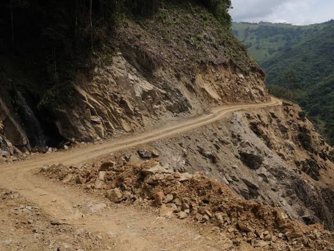 Construyen vía para cinco veredas que llevaban 50 años incomunicadas en Montebello, Antioquia