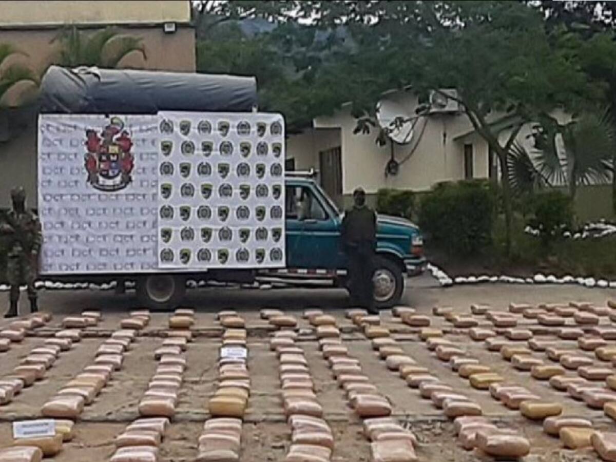 Incautan dos toneladas de marihuana en vías del Huila