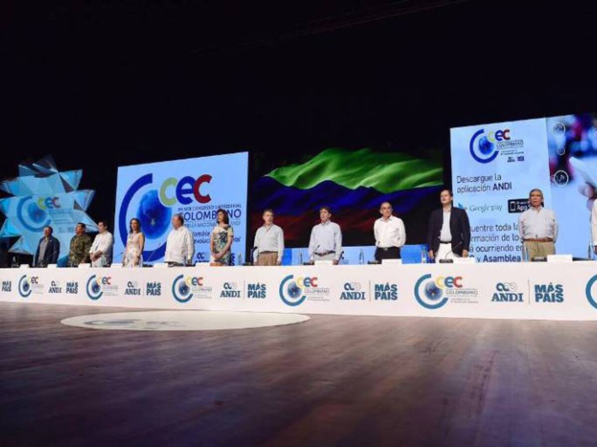 Tengo certeza que las Farc tomaron la decisión de incorporarse al sistema democrático: Mora