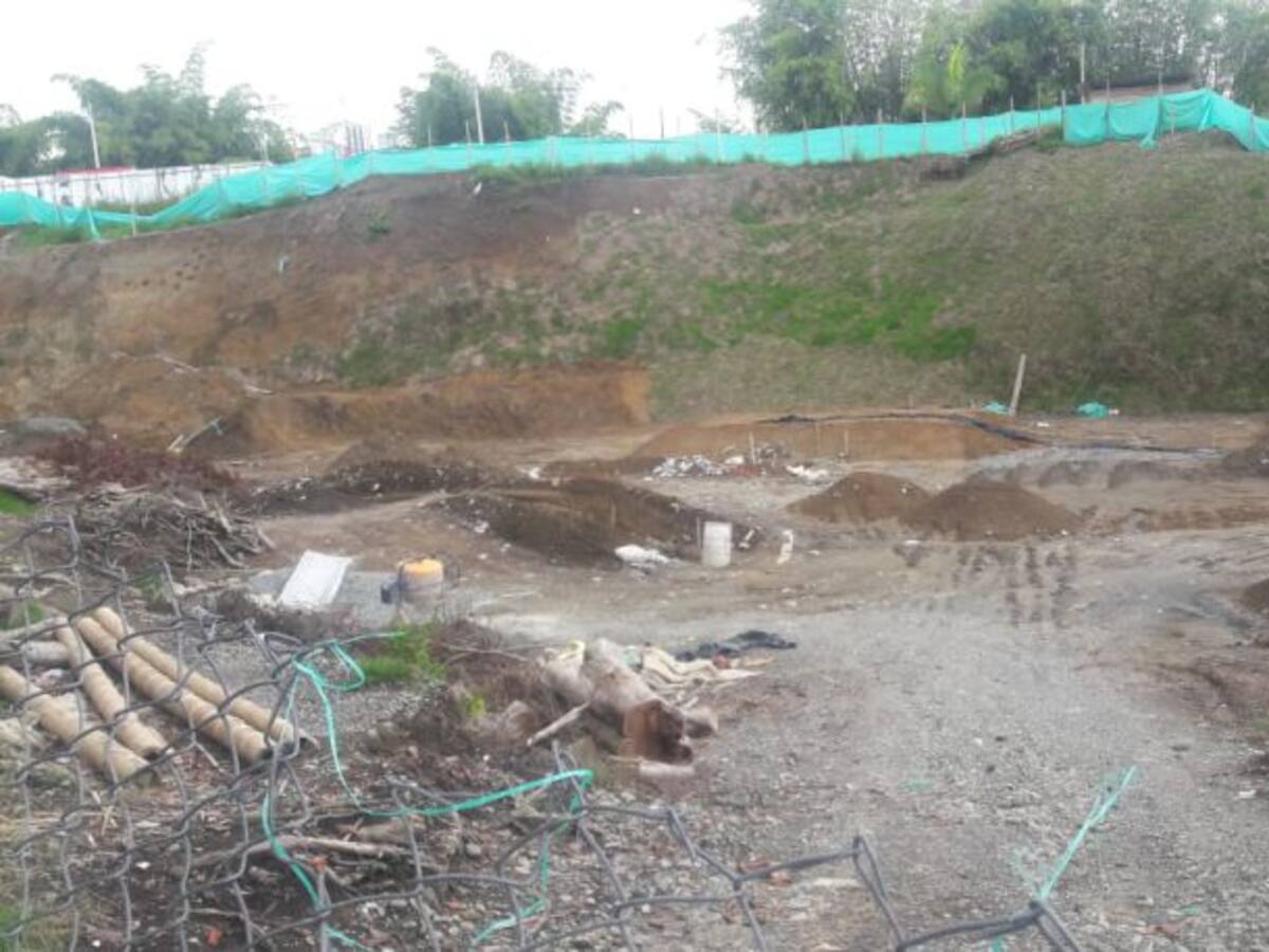 Pista de bicicross se debería entregar hoy,pero solo va 25% de construcción