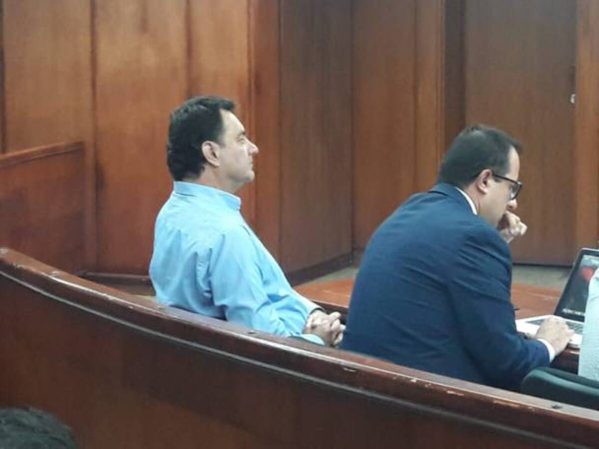 Alcalde de Armenia Carlos Mario Álvarez deberá permanecer en la cárcel