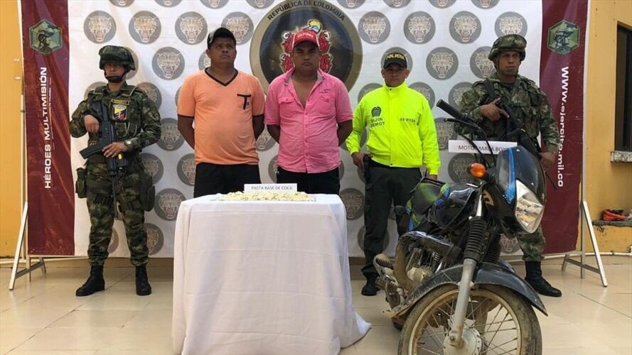 Estas personas pertenecen a la cadena de apoyo tercerizada de la subestructura Juan de Dios Úsuga del Clan del Golfo. Foto: Ejército Nacional