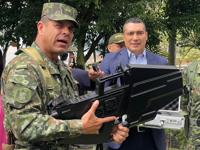 Gobernación del Cauca entregó ocho equipos antidrones al Ejército