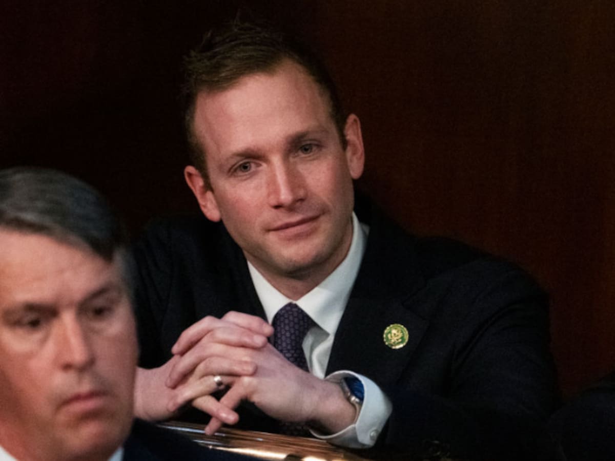 Congresista Max Miller enfrenta acusaciones de violencia doméstica de exesposa hija de Bernie Moreno