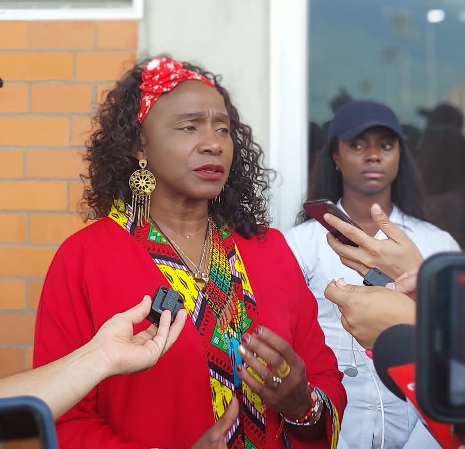 La Ministra del Deporte María Isabel Urrutia, visitó los escenarios deportivos en Ibagué.