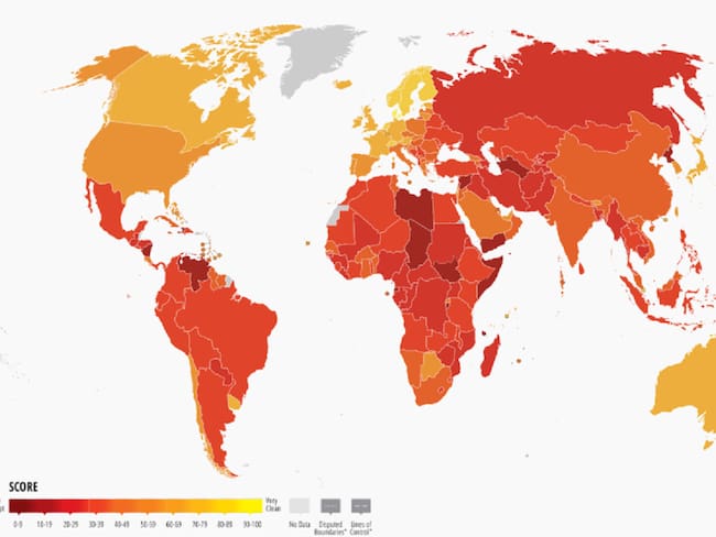 Mapa del índice Global de Corrupción para el 2022. La escala establece marrón como muy corrupto y amarillo como muy transparente. 
(Foto: cortesía Transparencia Internacional)