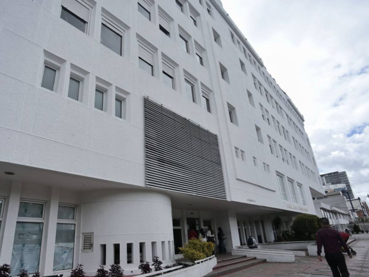 Alerta por brote de Covid-19 en la UCI de la clínica Juan N. Corpas