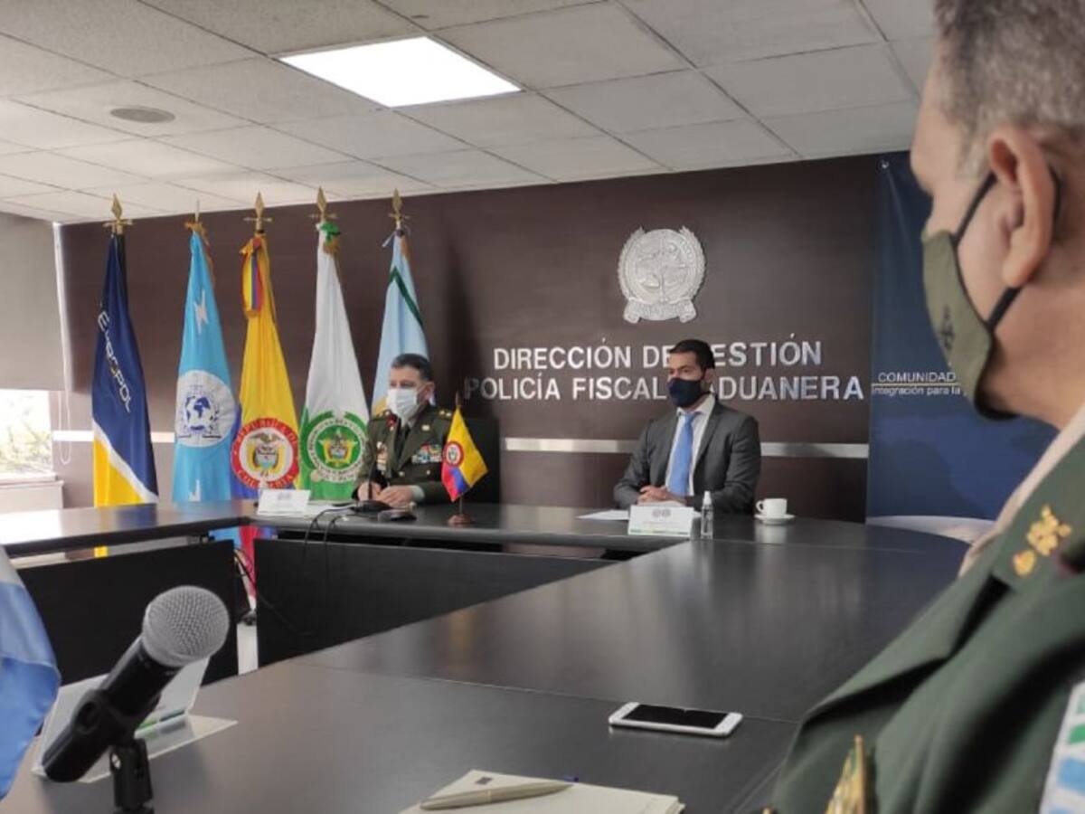 Alerta por posible falsificación de vacunas contra COVID-19