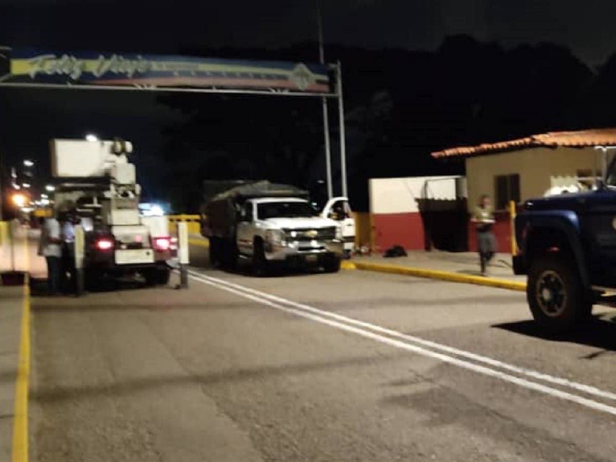 Venezuela retira vallas que impedían acceso a la zona de frontera
