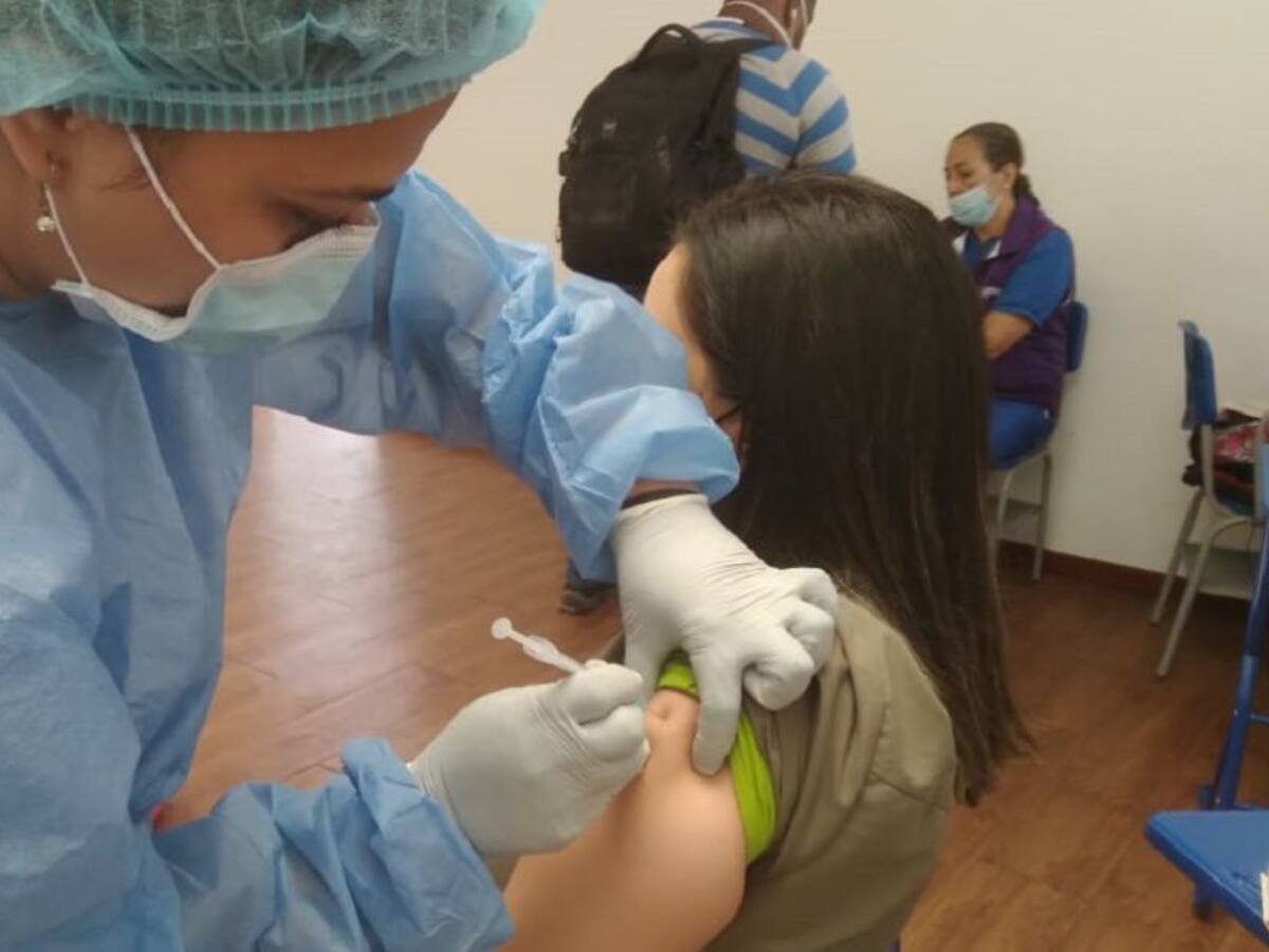Médicos en el Quindío insisten en completar esquemas de vacunación COVID