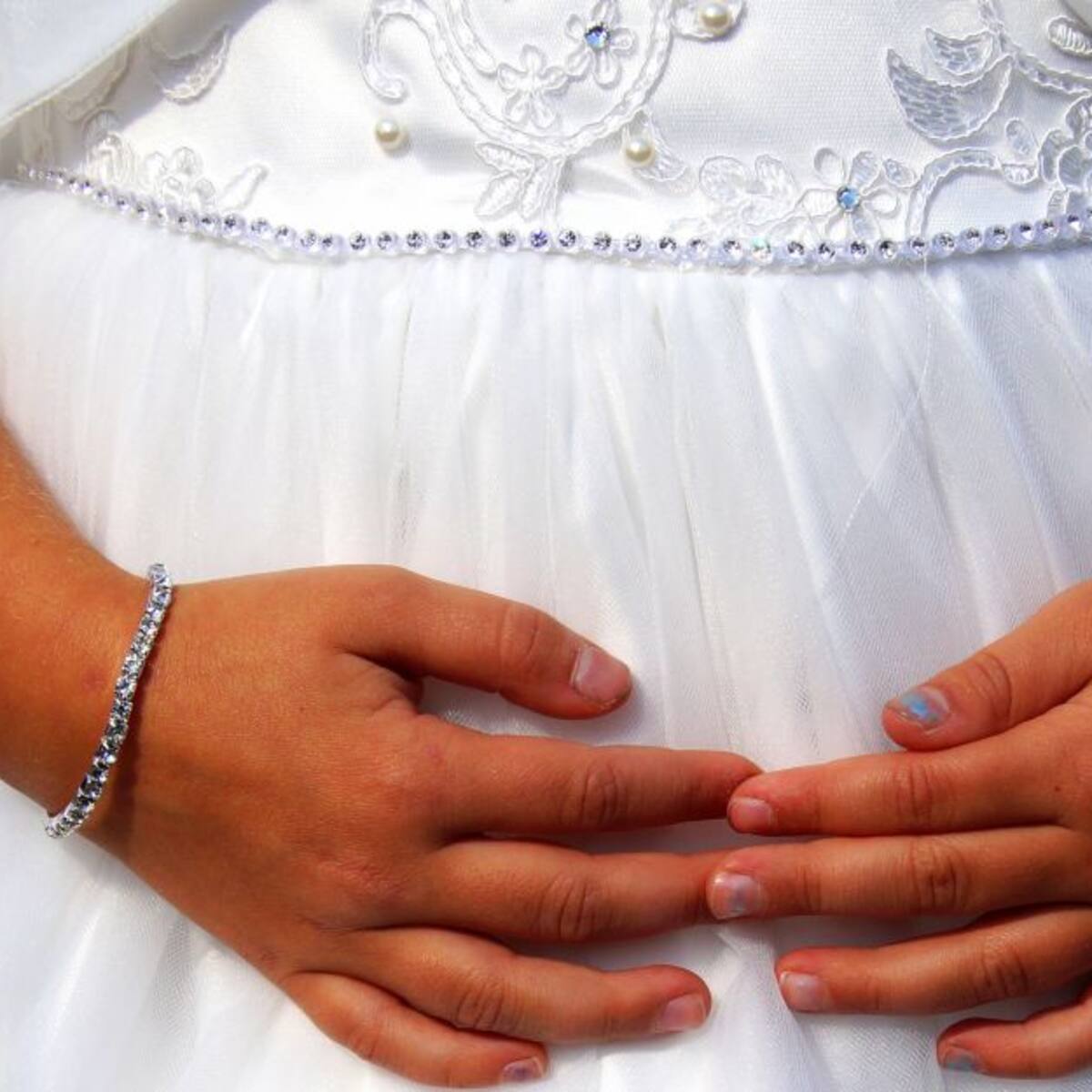 Corte Constitucional tumba matrimonio infantil y fija edad mínima para casarse en Colombia