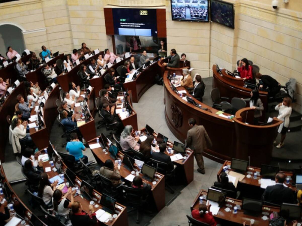 Los chats que enredan a ex funcionarios de la JEP