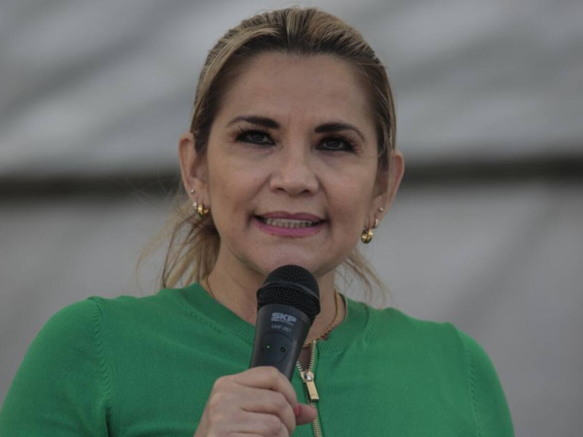 Fiscalía de Bolivia emitió orden de captura a expresidenta Áñez