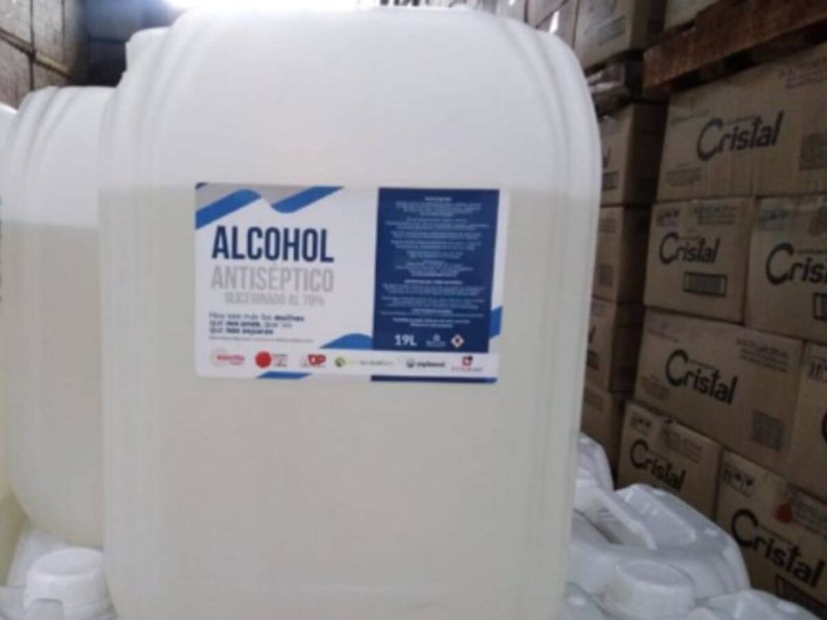 ILC firma convenio con empresa de Cartagena para hacer alcohol glicerinado