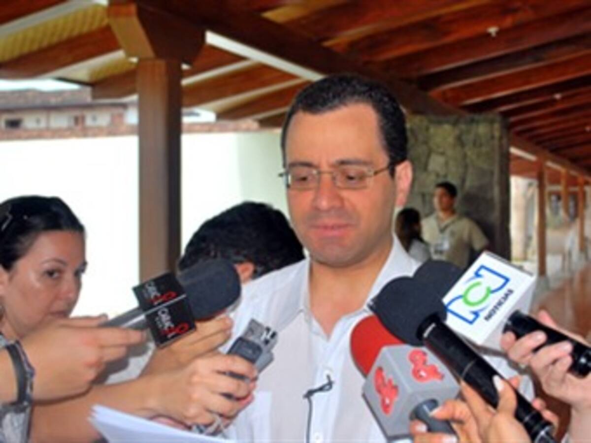 Colombia asegura que Venezuela no ha respondido denuncias sobre entrega de armamento a las Farc
