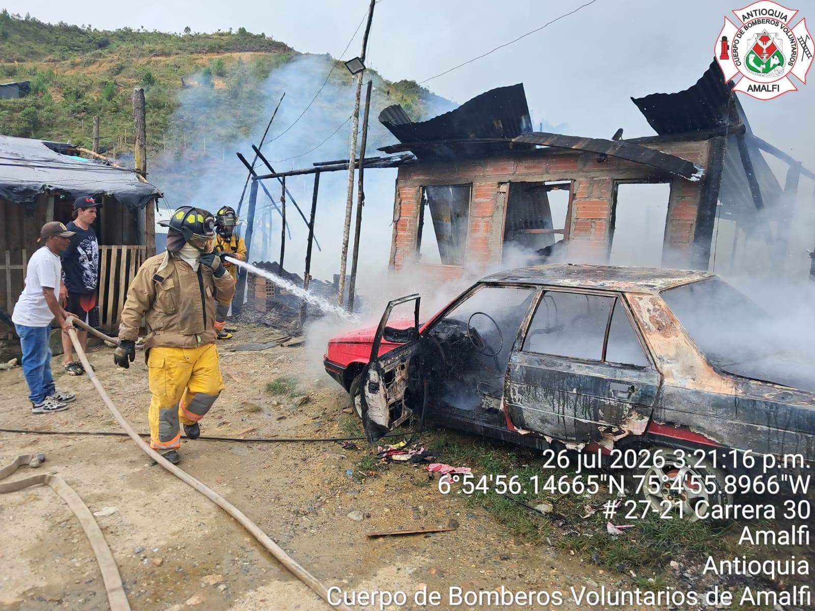 Incendio en barrio de Amalfi- foto Bomberos