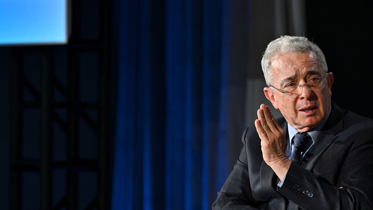 ‘En medio de tantas tristezas seguiremos el recorrido democrático’: expresidente Uribe